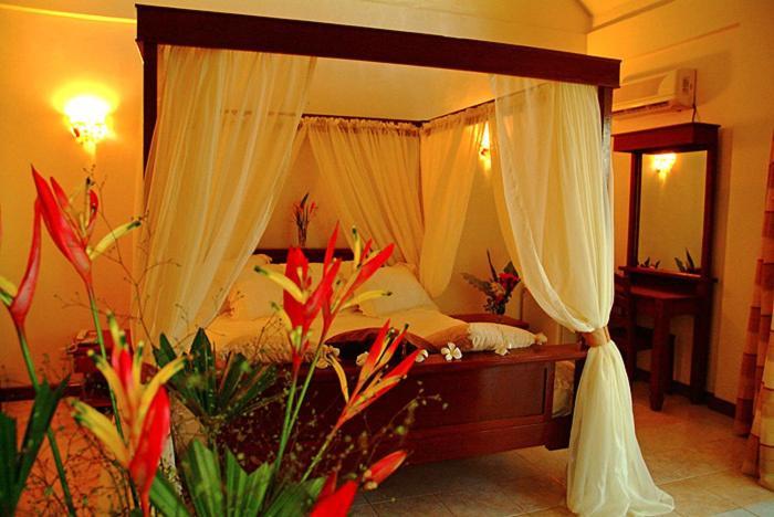 Crystal Paradise Resort Spa & Winery Narra Екстер'єр фото